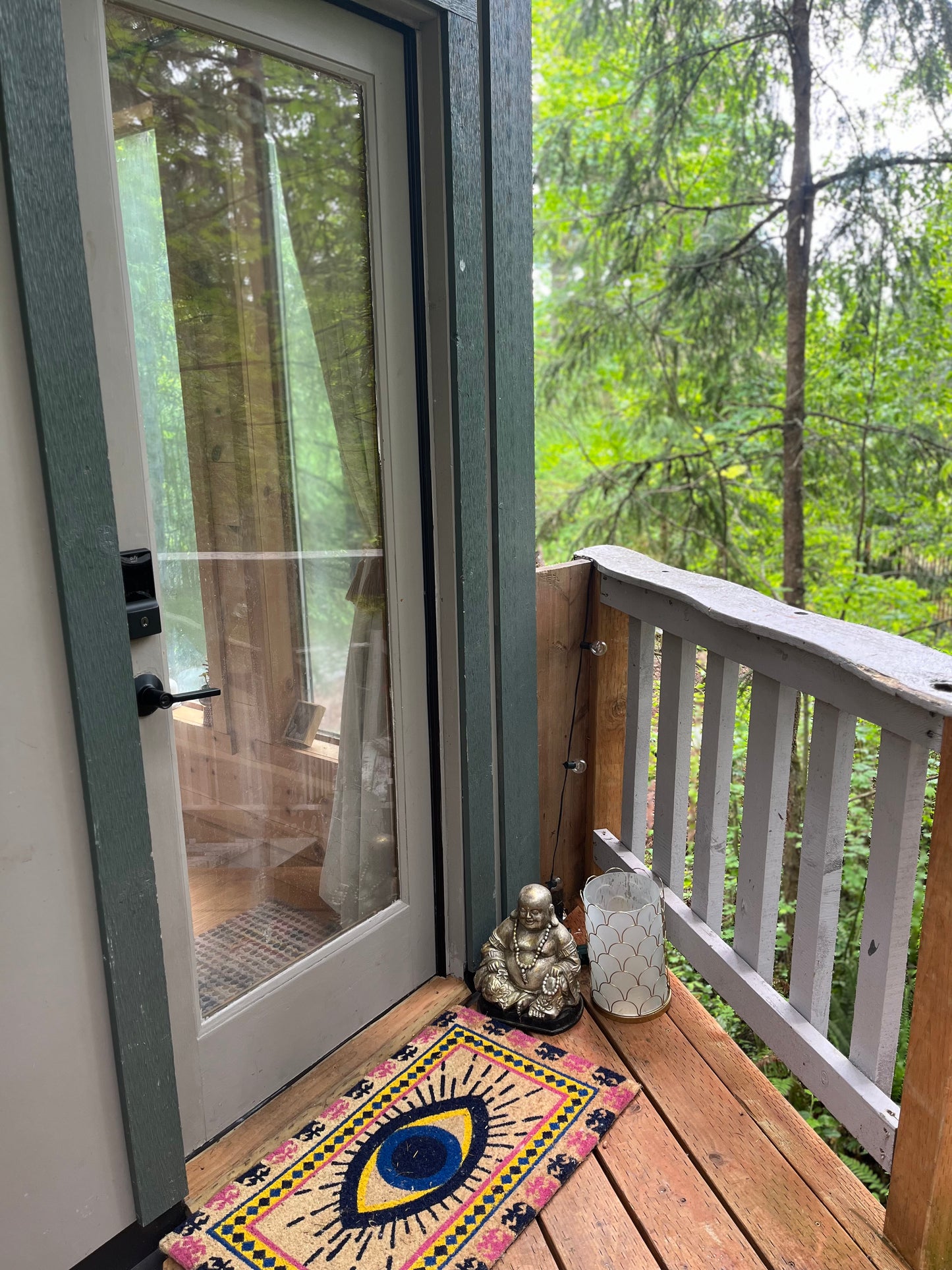Mama Moon Treehouse Rental