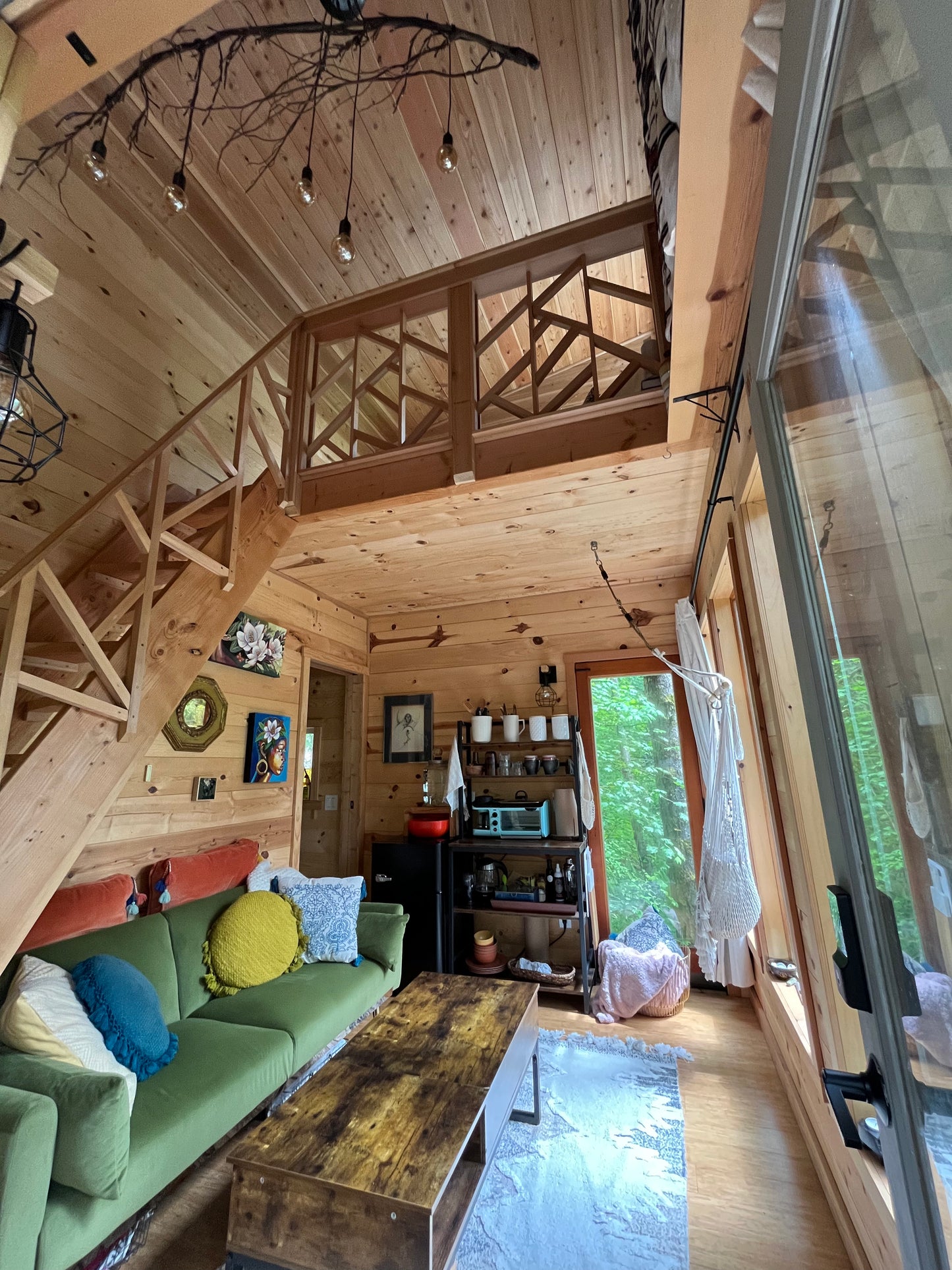 Mama Moon Treehouse Rental
