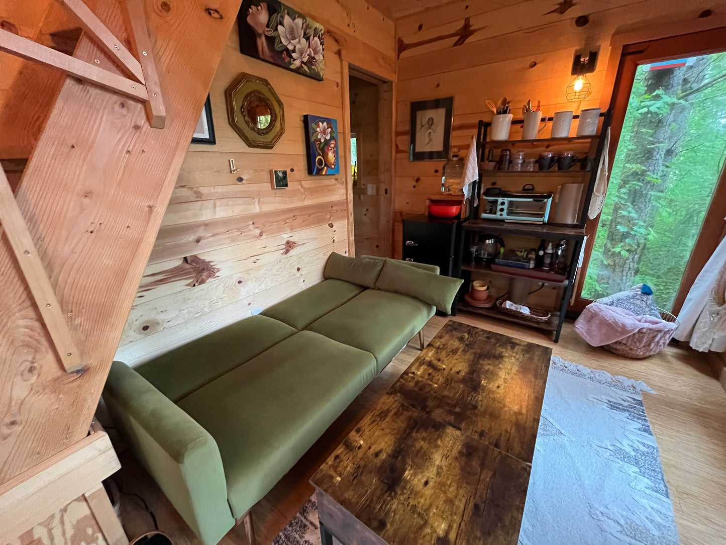 Mama Moon Treehouse Rental