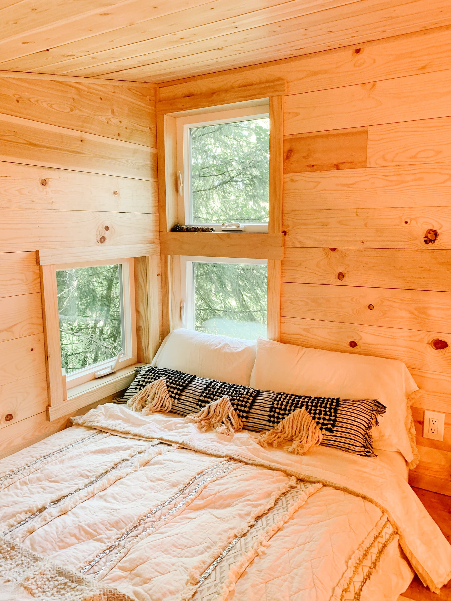 Mama Moon Treehouse Rental
