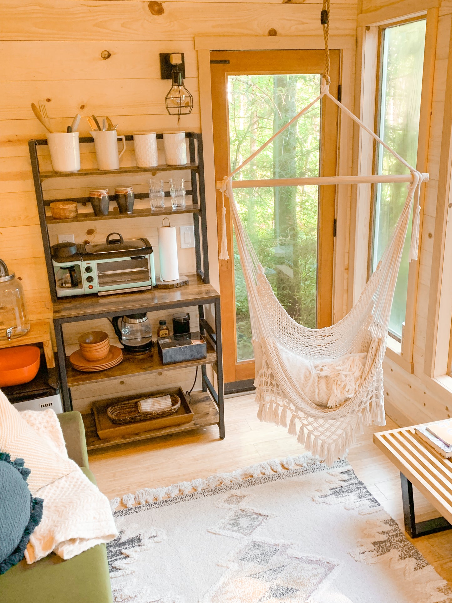 Mama Moon Treehouse Rental