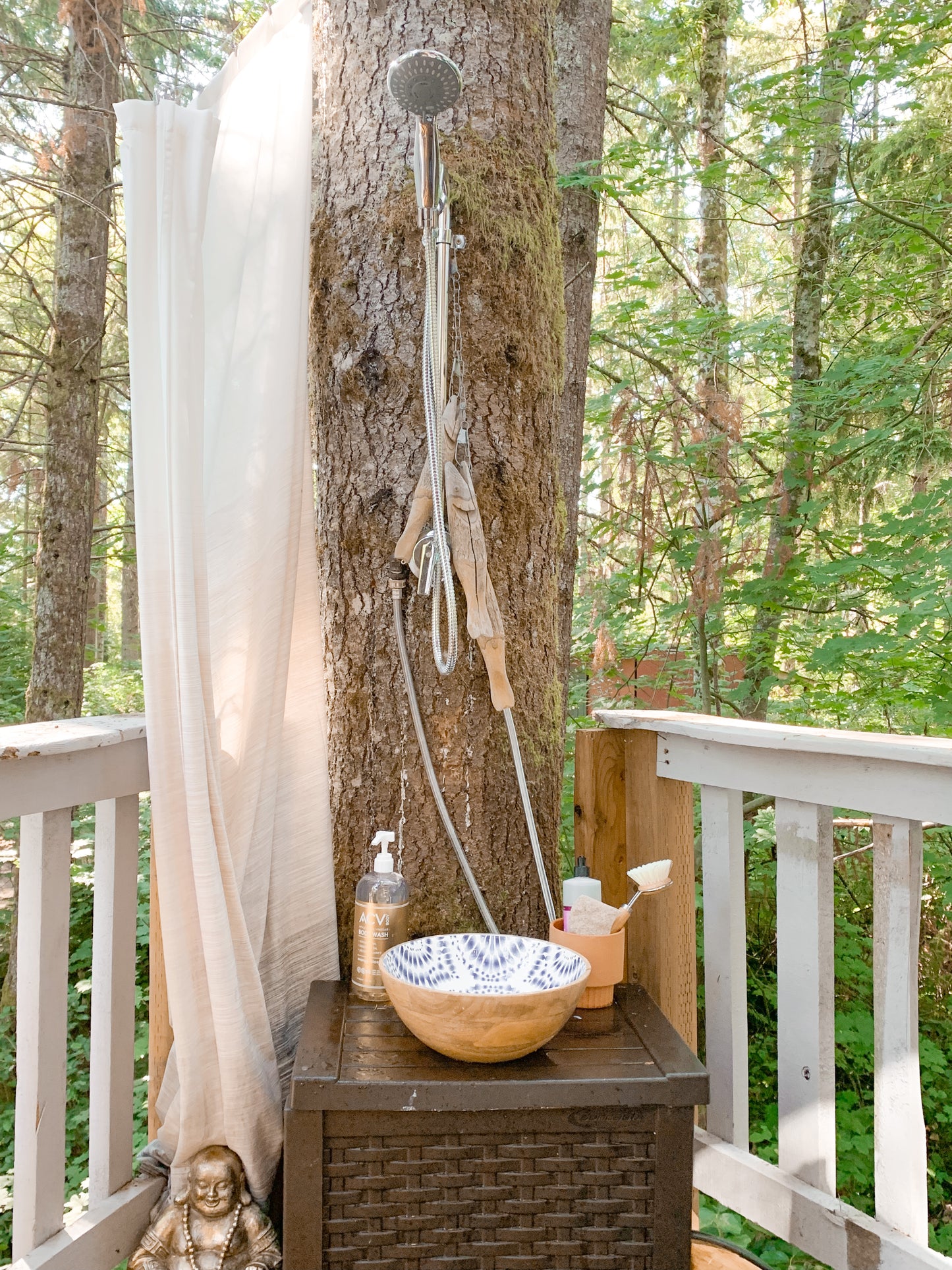 Mama Moon Treehouse Rental